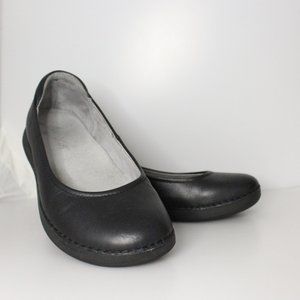 Round Toe Alegria Petal Ballet Flats